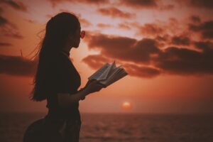 Reading Girl and Sea